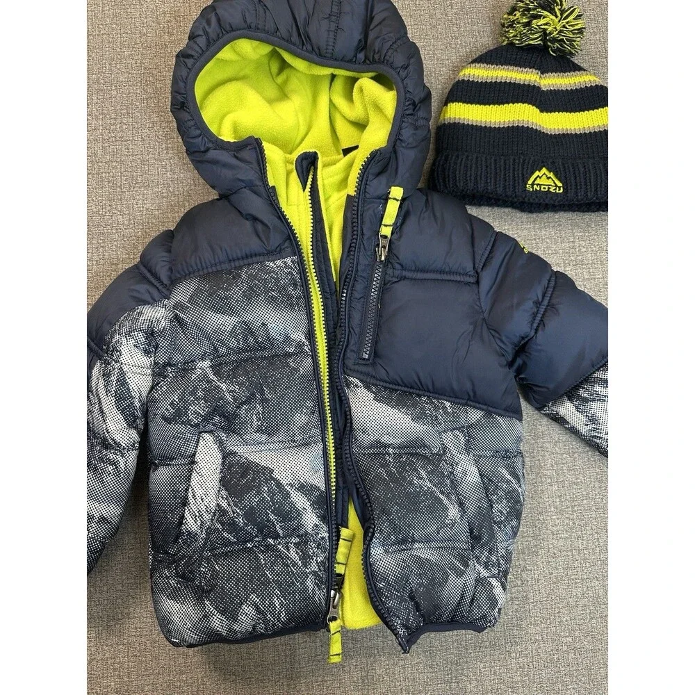 Snozu Toddler’s Jacket with Hat Size boy's 4T